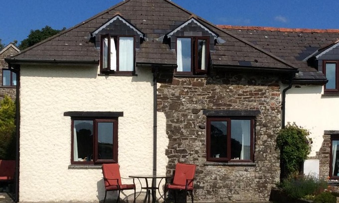 Woolfardisworthy House | Cedar Cottage, Bideford