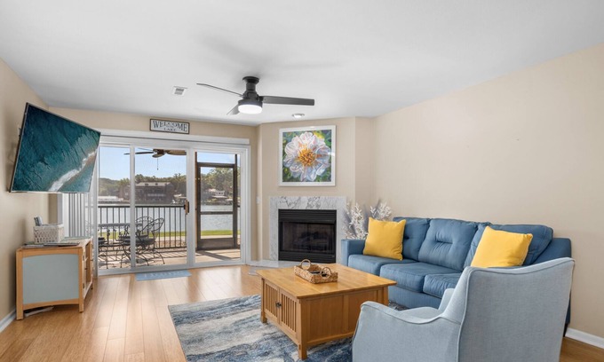 Camdenton Condo | Cedar Glen 238-1I - Lovely Ground Floor Condo with Walkout to Pool!