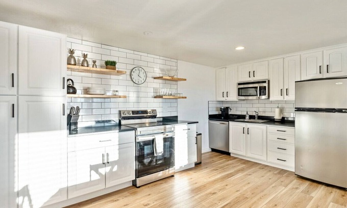 Cedar Hills Condo | Cedar Hills Haven | Patio | Sleeps 6 | VIEWS