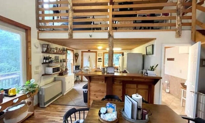 Burnsville Cabin | Cedar Lodge on Rock Creek!