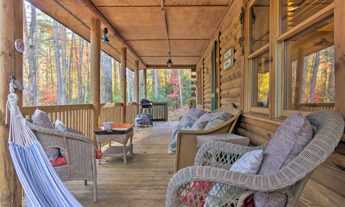 Cedar Mountain Cabin | Cedar Mountain Log Cabin: 4 Mi DuPont State Forest