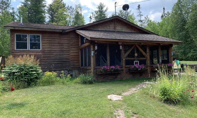 Upper Peninsula Michigan House | Cedar + Pine Cabin - Your base camp for exploring the Central UP