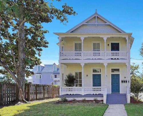 Downtown Historic District Apartment | Cedar Street Retreat - Unit D