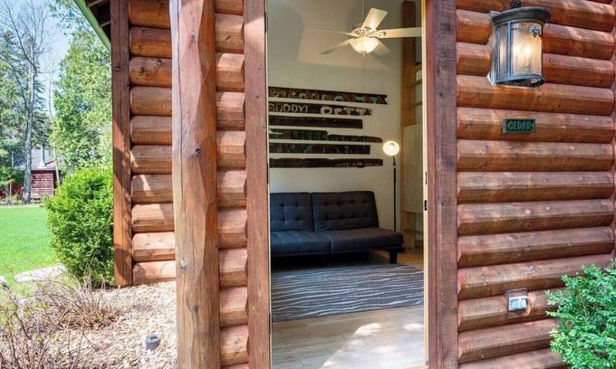 Ephraim Cottage | Cedar Studio | Cozy Fall Retreat in Ephraim