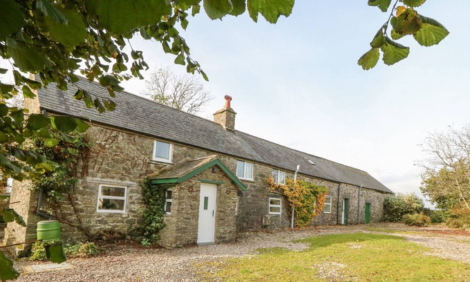 Pentre-Foelas Cottage | CEFN Y GADFA, pet friendly, character holiday cottage in Pentrefoelas