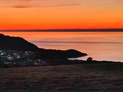 Llangennith House | Ceiliog Bach