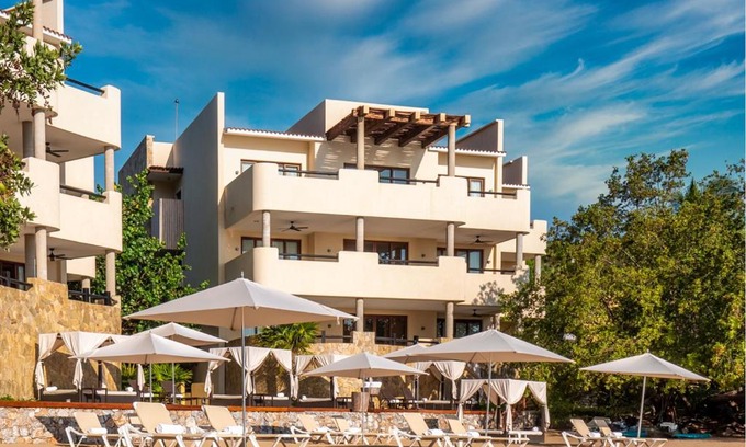 Santa Maria Huatulco Hotel | Celeste Beach Residences Huatulco Curamoria Collection