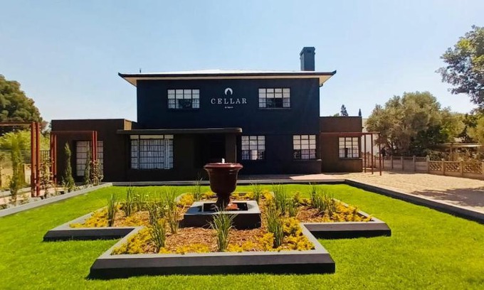 Robertson Bed & Breakfast | Cellar In Town