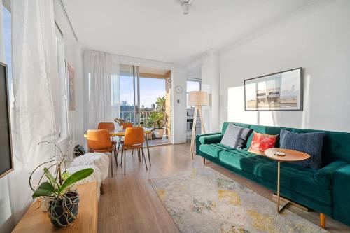Centennial Park Apartment | Centennial Charm - Bright Parkside Escape with Pool