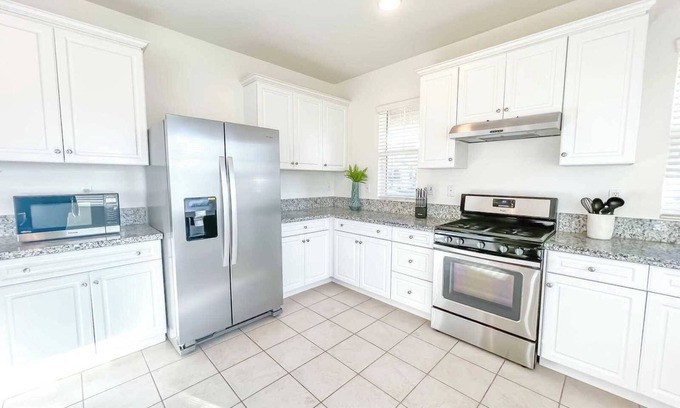 Ontario House | Centennial Cir on Ontario #41640