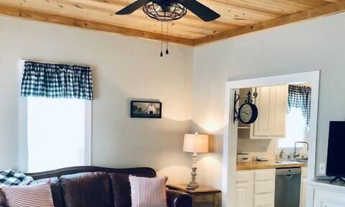 Pawhuska House | Centennial Cottage-Bring the Family!