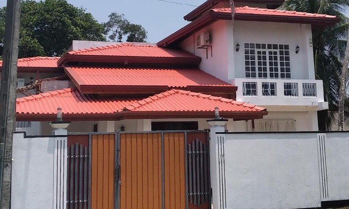 Ambalangoda House | Center Point Villa Hikakduwa