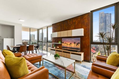 Parramatta CBD Apartment | Central 2-Bed with Parking & Stunning Views