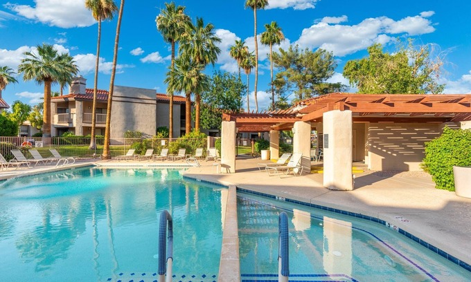 Central Scottsdale Condo | Central 2BR Condo Near Golf, Shopping & Nightlife