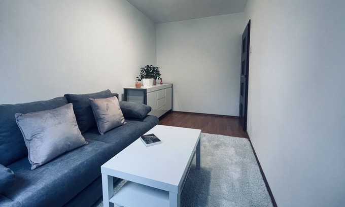 Old City Apartment | Central Apartments - just 600 metres of Old town, free parking.