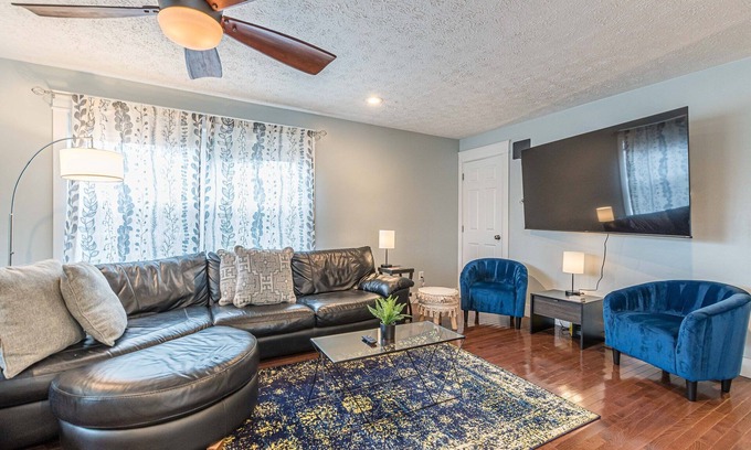 West End House | Central Atlanta 8BR and 3600 sqft