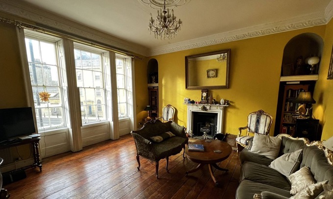 Bath Bed & Breakfast | Central Bath, 4-Poster Georgian Suite with large private Drawing Room.