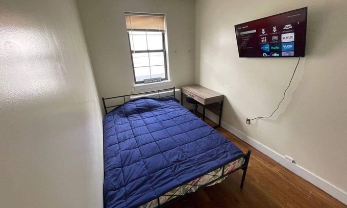 Bushwick Apartment | Central Bushwick Room.