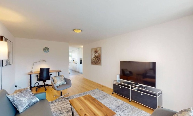 District 6 Apartment | Central but quiet 1BR apartment - Sun 6