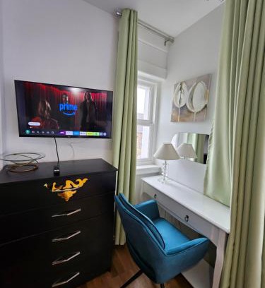 Leek House | Central Chambers Suites Suite 3