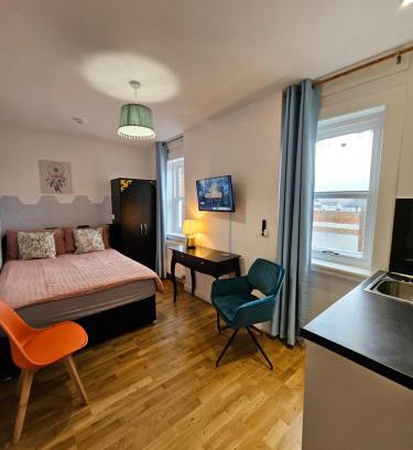 Leek House | Central Chambers Suites - Suite 4