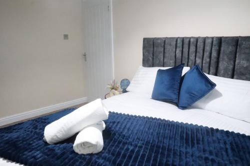 Coventry Apartment | Central City Home-3 Bed Rooms- Parking-Netflix