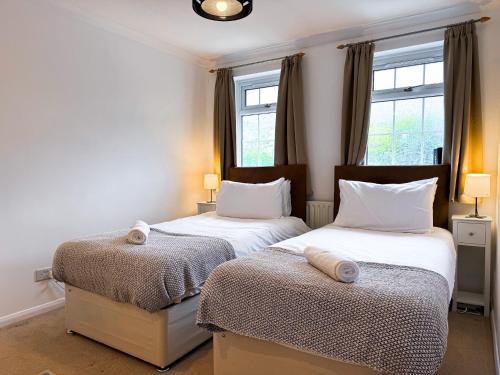 Maidstone Apartment | Central, Close To Station & Hospital Sleeps 5, Book Now