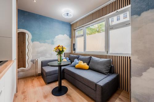 Gesundbrunnen Apartment | Central Clouds flat in Berlin self check in