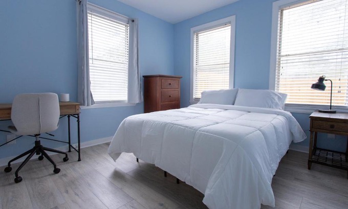 Jacksonville Beach House | Central & Comfortable Home Walk to the Beach!