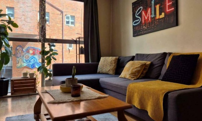 City Centre Dublin Apartment | Central Comfy 1Bd, Sleeps 4, 500Mtr to Temple Bar