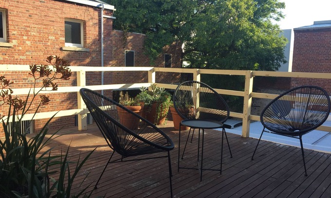 Fremantle Apartment | Central, convenient, delightful Heart of Fremantle, your place to enjoy & relax