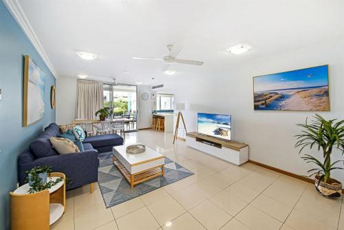 Coolum Beach Apartment | Central Coolum Penthouse with Rooftop Terrace