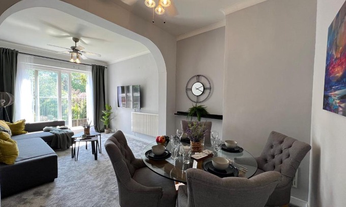East Wickham Apartment | Central & Cosy Flat Close To London, Next To Shops