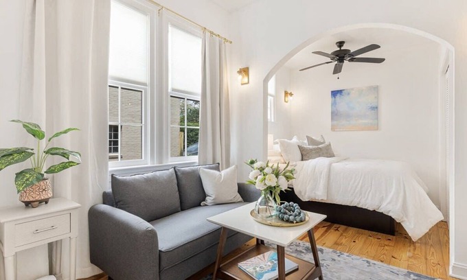 Westside Apartment | Central & Cozy Downtown Apartment
