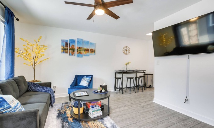 Dayton Condo | Central Dayton Apt < Half-Mi to UD!