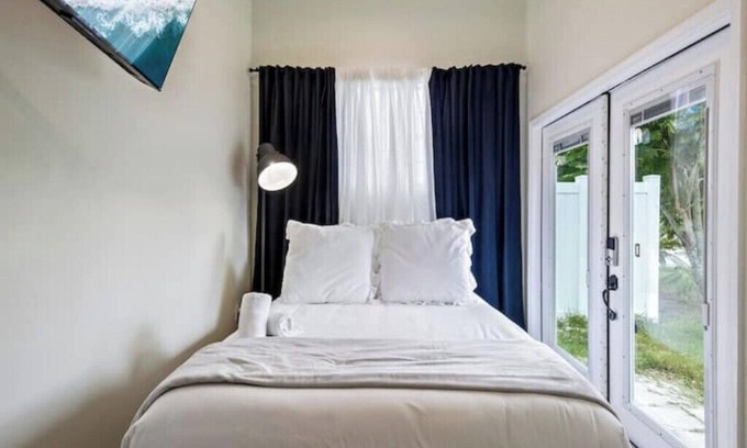 United Central House | Central Gem: Modern One Bedroom Oasis