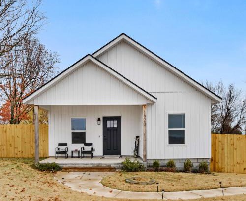 Benton County House | Central Getaway Off of I-49
