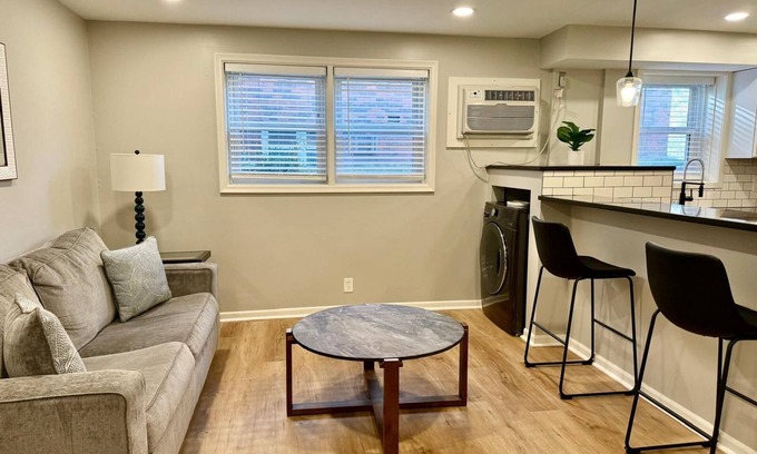 Joslyn Castle Apartment | Central Hub: Minutes to UNMC and Dining