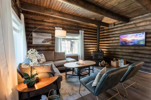 Regional District of Nanaimo Ski Chalet | Central Island Cabin, Perfect Base for Exploring