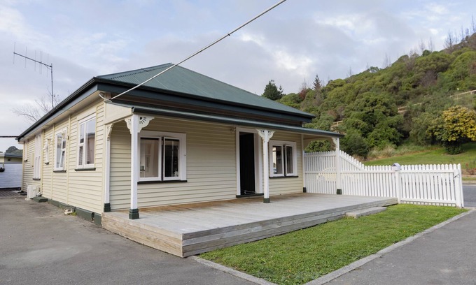 Kaikoura Apartment | Central Kaikōura Stay – Unit 1