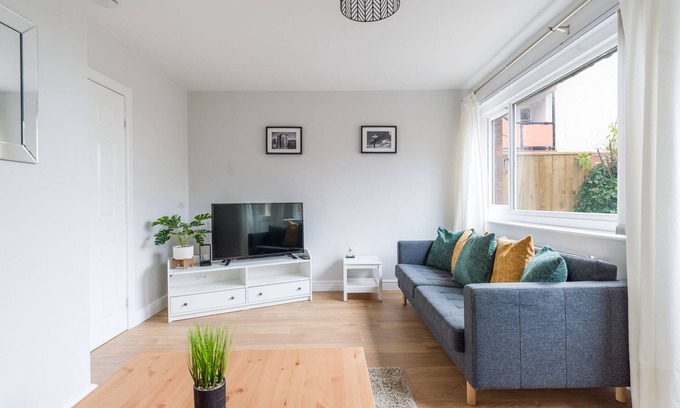 Newcastle-upon-Tyne House | Central large 3 bedroom home