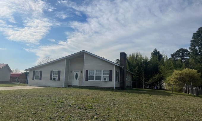Fayetteville House | Central location, near hospital & fortbragg peaceful safe neighborhood, Fenced
