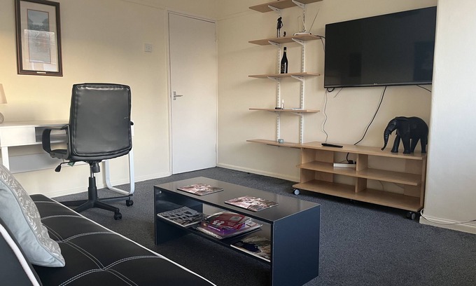 Ferndale Apartment | Central London Apartment Sleeps 6