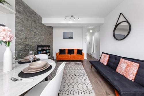 Vauxhall Apartment | Central London Two Bedroom Serviced Apartment - Nine Elms Luxury Stay - Vauxhall & Westminster