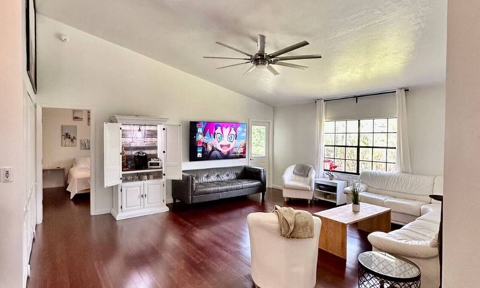 Cypress Lakes Estates Condo | Central Modern Family Friendly Condo Near Beach
