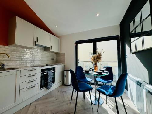 Montpelier Apartment | Central One Bedroom Flat Next to Brighton Beach I Sleep 5 Guests
