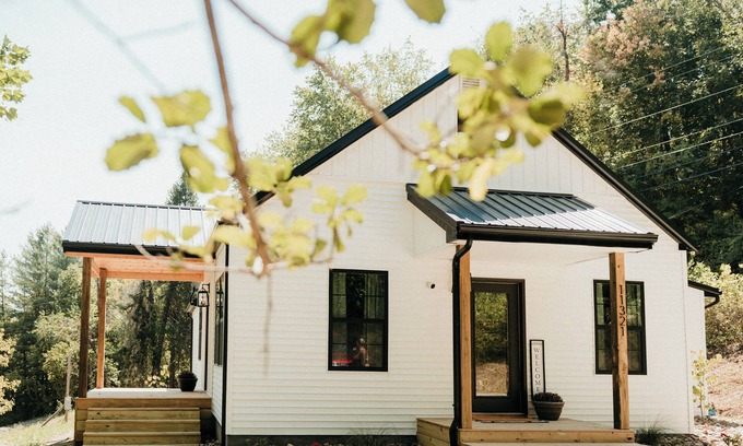 Bidwell House | Central & Peaceful Home in the heart of Rio Grande, OH