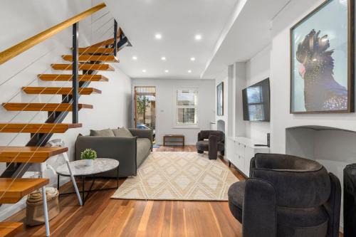 Pyrmont Apartment | Central Pyrmont House for 8 with Outdoor Area
