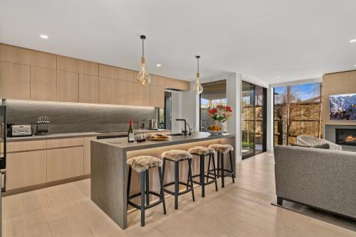 Queenstown City Centre Villa | Central Queenstown Villa & Spa by Staysouth
