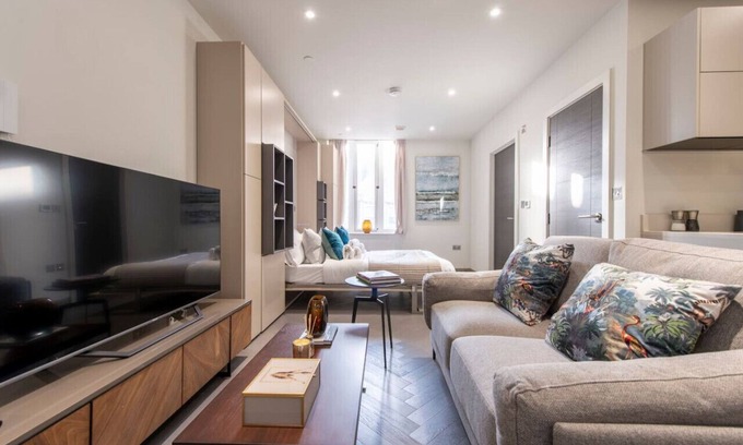 Reading City Centre Apartment | Central Reading Designer Studio